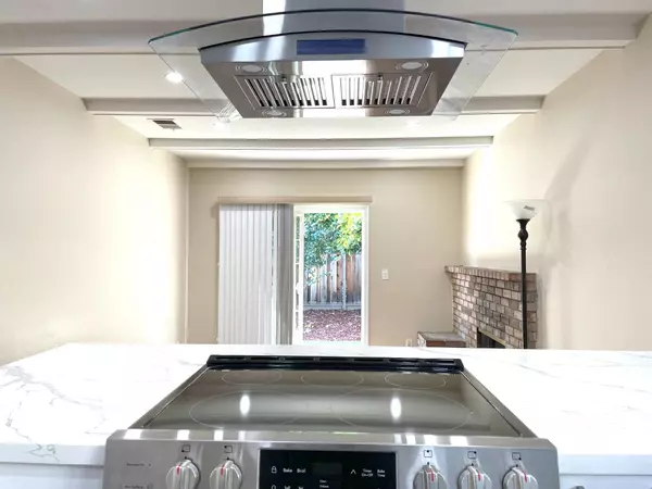 Fremont, CA 94555,33847 Whitehead LN