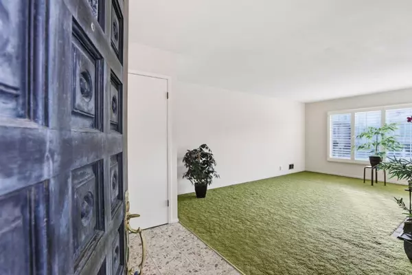 Daly City, CA 94015,24 Westmont DR