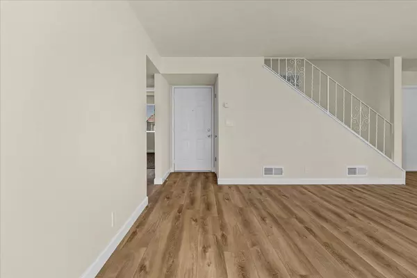 Salinas, CA 93906,1634 Cherokee DR