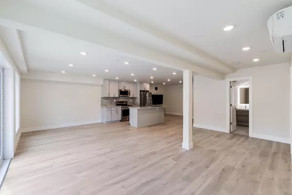 Hillsborough, CA 94010,1530 Lakeview B