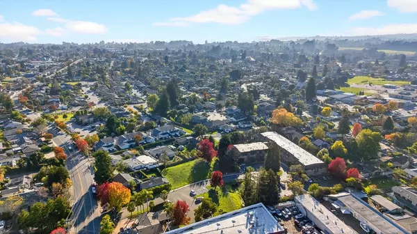 Santa Cruz, CA 95062,121 Vista Prieta