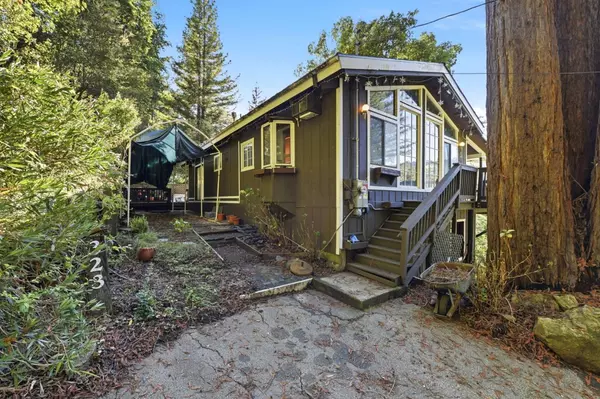 Ben Lomond, CA 95005,323 Tipping WAY