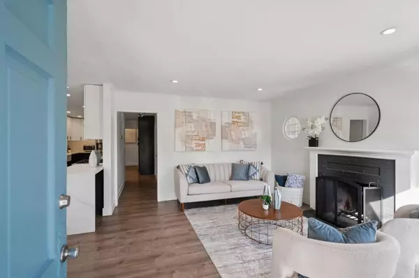 Redwood City, CA 94063,219 D ST