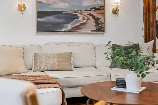 Los Gatos, CA 95032,14245 Lora DR 16