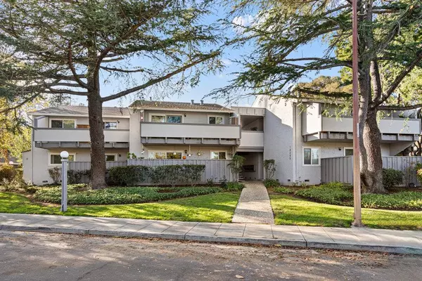 Los Gatos, CA 95032,14245 Lora DR 16