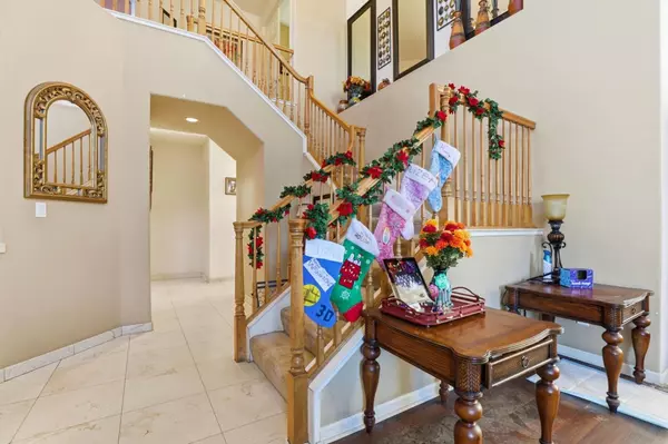 Gilroy, CA 95020,946 Martiri CT