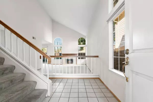 Campbell, CA 95008,915 Kara WAY