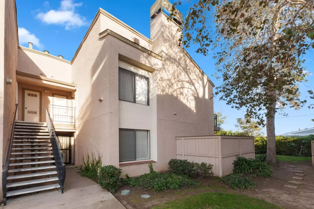 Salinas, CA 93906,2422 N Main ST F