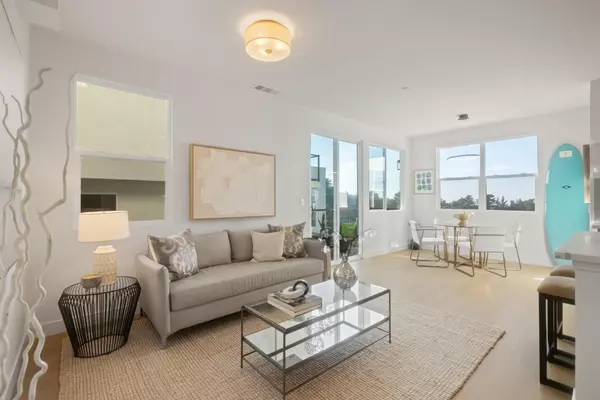 Pacifica, CA 94044,809 Fassler AVE