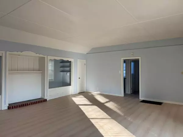 Hayward, CA 94541,22573 Center