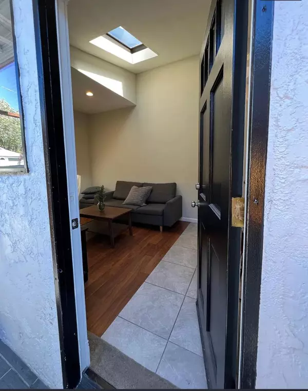 Santa Cruz, CA 95060,1302 Delaware AVE