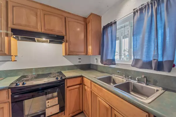 San Jose, CA 95111,734 Overland