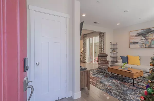 Marina, CA 93933,19130 Fallingwater LN