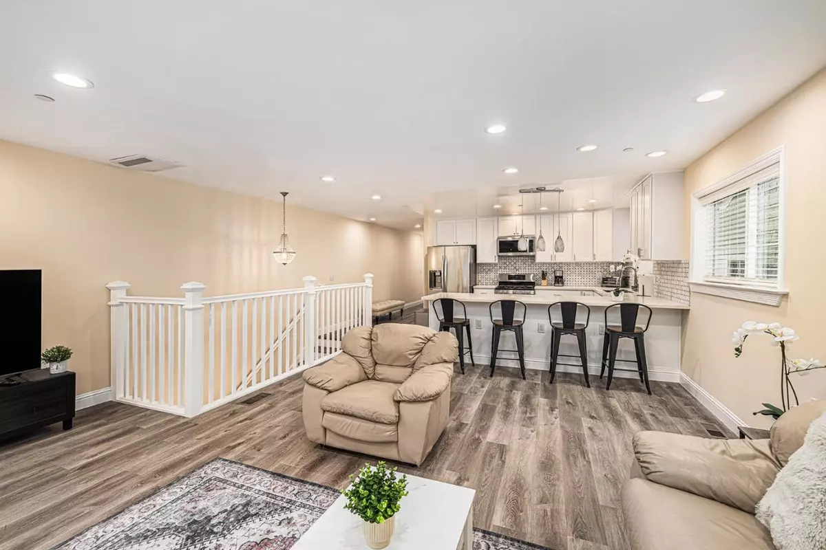 Oakland, CA 94606,2531 Wallace ST