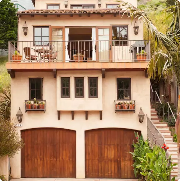 Pacifica, CA 94044,759 Rockaway Beach AVE