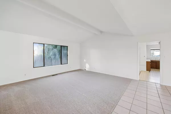 Half Moon Bay, CA 94019,754 Vasques DR