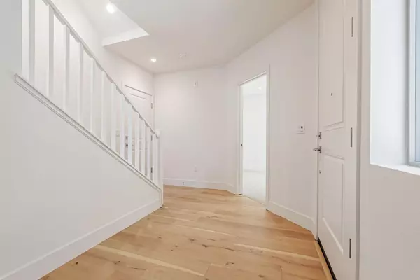 Walnut Creek, CA 94597,178 Oak CIR