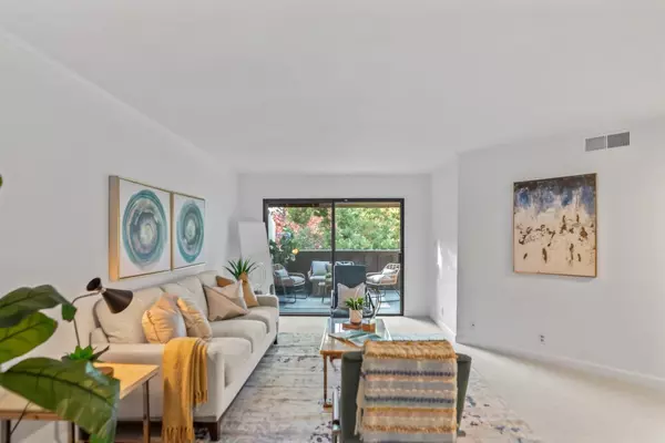 Sunnyvale, CA 94086,999 W Evelyn TER 54