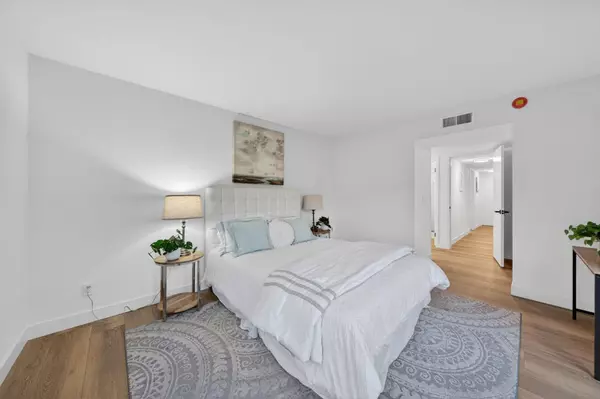 San Jose, CA 95118,1342 Star Bush LN