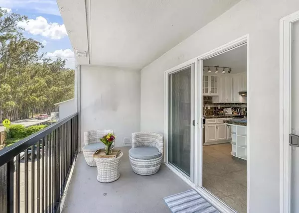 Capitola, CA 95010,815 Balboa AVE 206