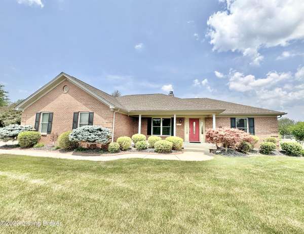 Discover Your Dream Home: Spacious, Low-Maintenance, One Story Home in Shepherdsville