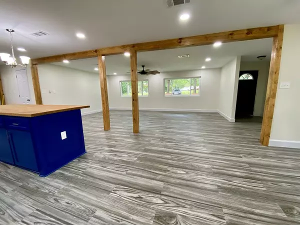 Laurel, MS 39443,29 Hwy 28 W