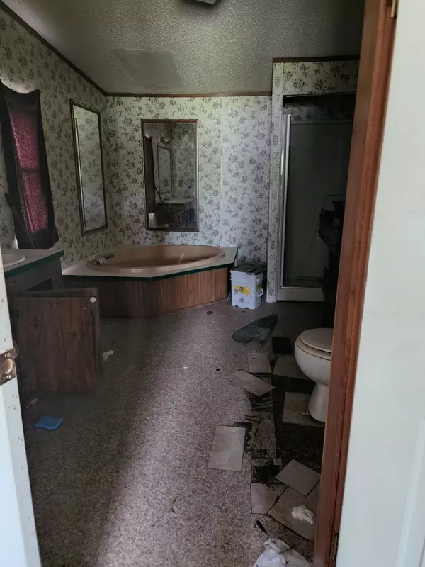 Dalzell, SC 29040,110 Executive CIR Circle