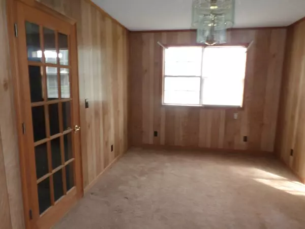 Holly Hill, SC 29059,121 Franklin ST Street