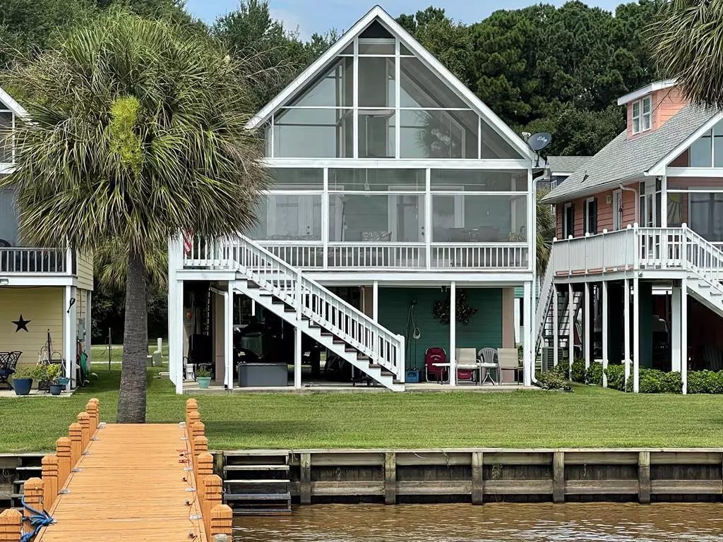 Summerton, SC 29148,1061 Island CT Court