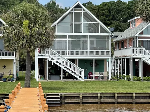 1061 Island CT Court, Summerton, SC 29148