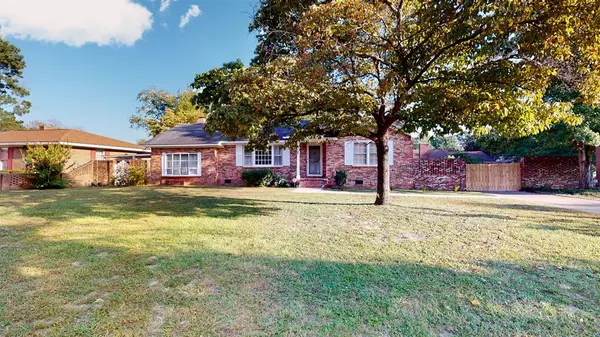 978 Kingsbury DR Drive, Sumter, SC 29154