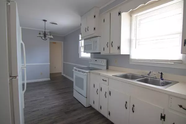 Dalzell, SC 29040,3610 Camden HWY Highway