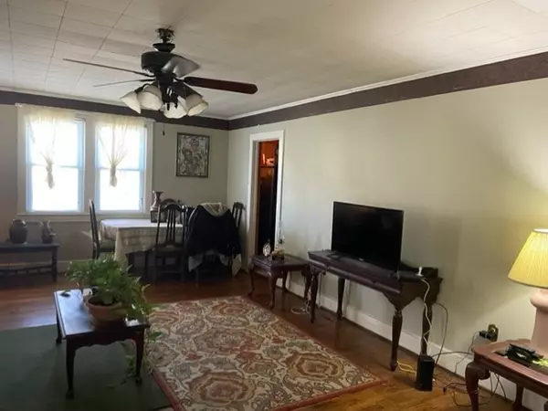 Summerton, SC 29148,2 Holiday ST Street