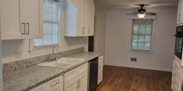 Camden, SC 29020,131 Court Inn LN Lane