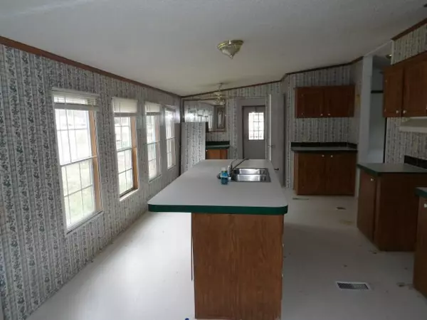 Wedgefield, SC 29168,5860 Wessex DR Drive