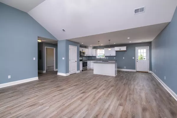 Wedgefield, SC 29168,5605 Tillman Nursery RD Road