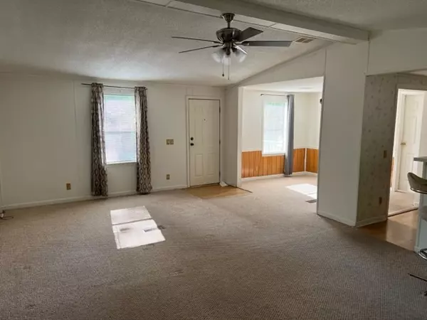 Summerton, SC 29148,2053 Clubhouse RD Road