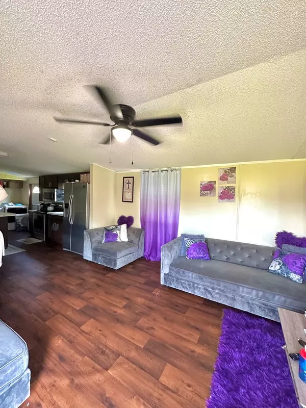 Manning, SC 29102,1311 Leo RD Road