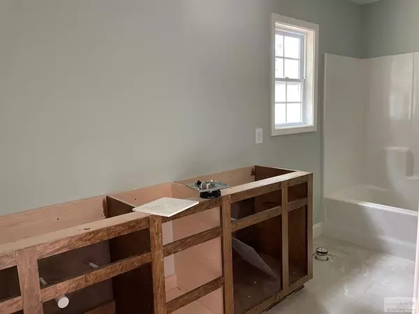 Wedgefield, SC 29168,4870 Mclaurin RD Road