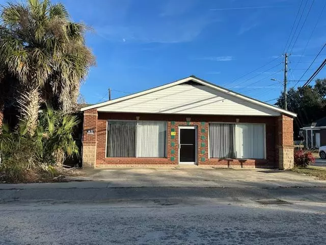 Summerton, SC 29148,1 S Cantey ST Street