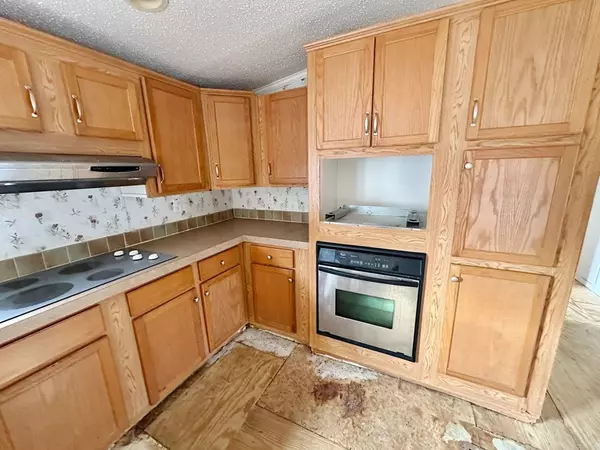 Pinewood, SC 29125,5875 Rooster CIR Circle