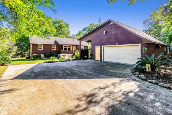 414 Riverside DR Drive, Eutawville, SC 29048