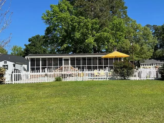 Summerton, SC 29148,1105 Hobbs DR Drive