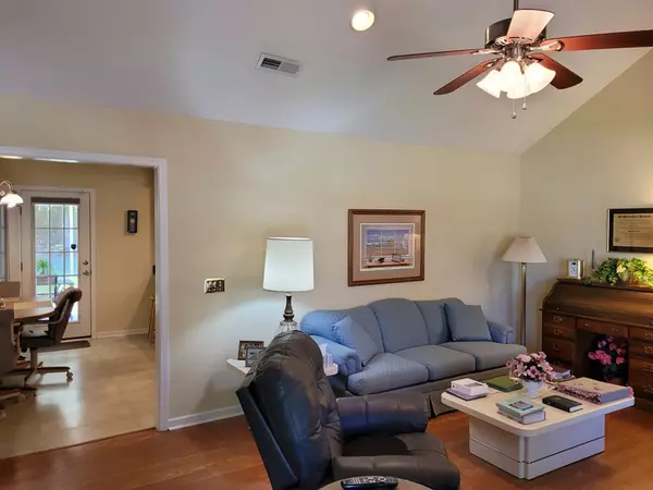 Dalzell, SC 29040,2795 Navigator CIR Circle