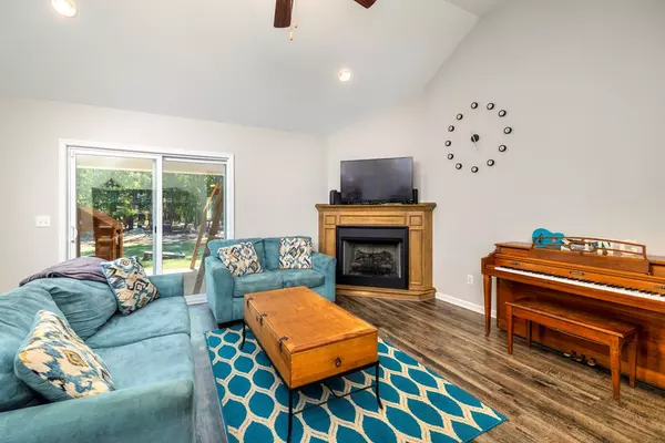 Wedgefield, SC 29168,7 Foxfire LN Lane