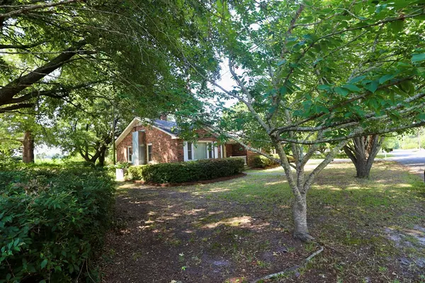 Mayesville, SC 29104,12 Bland ST Street