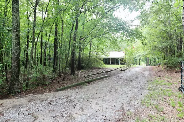 Dalzell, SC 29040,3705 Settlement RD Road