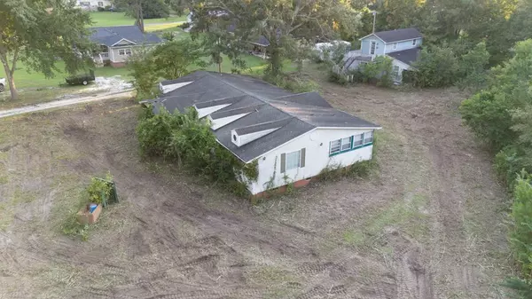 1064 Mosstree CT Court, Manning, SC 29102