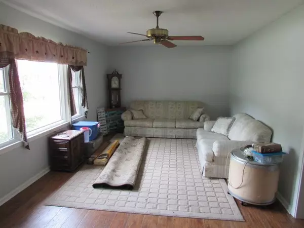 Dalzell, SC 29040,5573 Whisperwood DR Drive