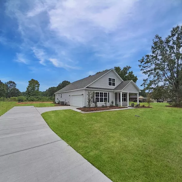 1052 Tennis LN Lane, Summerton, SC 29148